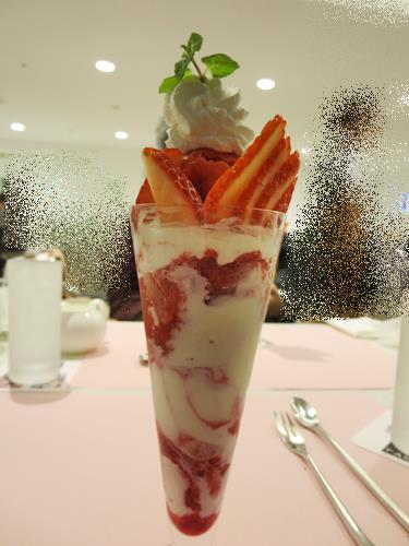 【タカノフルーツパーラー新宿本店でクリスマスのフルーツコース】_c0042960_15125795.jpg