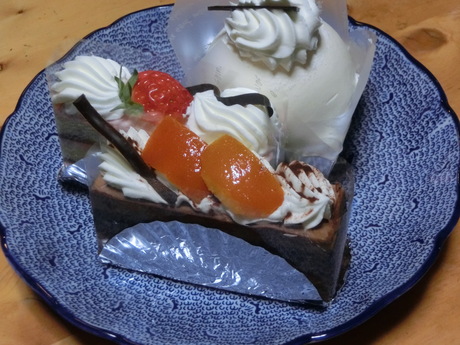 ケーキにおせんべ_a0203003_17205098.jpg