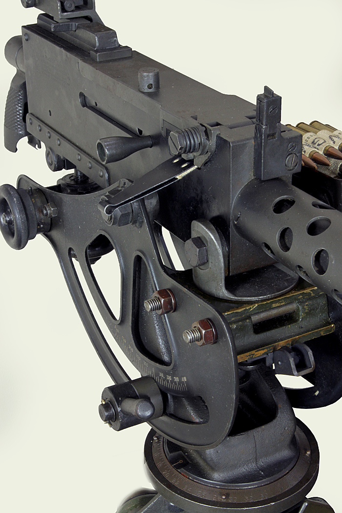 BROWNING MACHINE GUN, CAL.30, M1919A4 with TRIPOD MACHINE BROWNING MACHINE GUN, CAL.30, M1919A4 with TRIPOD MACHINE