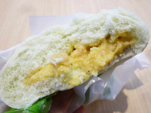 カルボナーラソースまん(ユーグレナ入り)@サークルKサンクス_c0152767_16252960.jpg