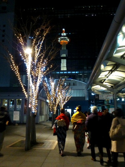 １２月・京都　　ＪＲ京都駅のクリスマスツリー_d0084473_20283873.jpg