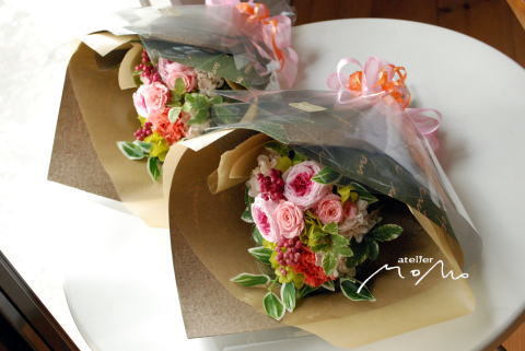 贈呈用花束 ピンクのお花で華やかに!_a0136507_22090275.jpg