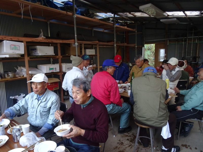 餅つき望年会　　in  　孝子の森_c0108460_23513025.jpg