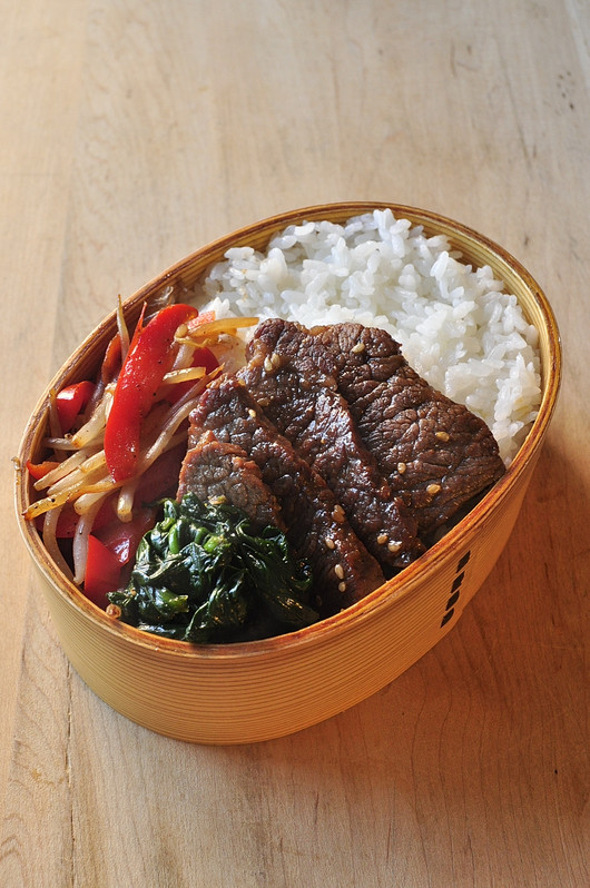焼肉弁当_b0171098_7573691.jpg