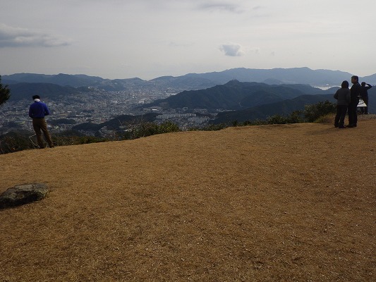 昼食山散歩「岩屋山」_f0187402_2252642.jpg