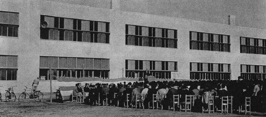埼玉県上尾市立上尾中学校(建築家・関根要太郎作品研究)_f0142606_1758585.jpg