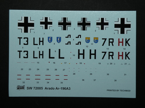 スォード1/72Ar196A-3_e0241738_23384513.jpg