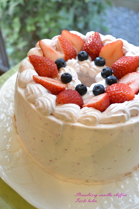 いちごバニラシフォンケーキ_a0214059_12471829.jpg