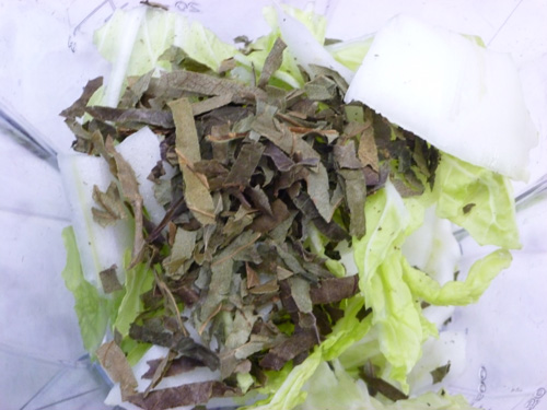 柿の葉茶と水菜のスムージー_c0152767_21122867.jpg