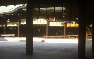師走の神宮美術散歩 と フライング初詣_b0044404_1354290.jpg