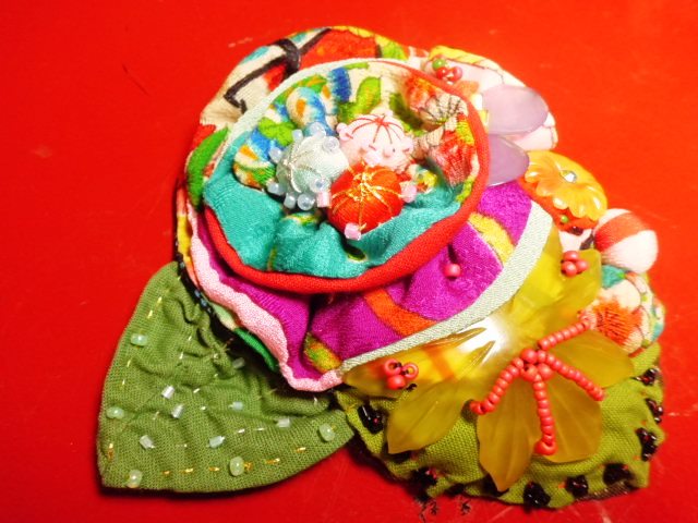 古布　ブローチ_b0181109_0214620.jpg