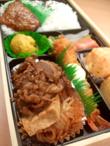 【仕方なく】ほっともっと　特撰幕の内弁当　650円モバイルポイント利用 【食べた】_d0188613_014825.jpg