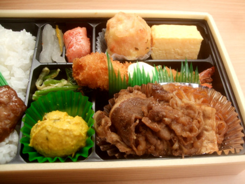 【仕方なく】ほっともっと　特撰幕の内弁当　650円モバイルポイント利用 【食べた】_d0188613_0195922.jpg