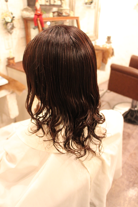多くて硬くて太い髪にパーマ・・・_b0210688_1759353.jpg