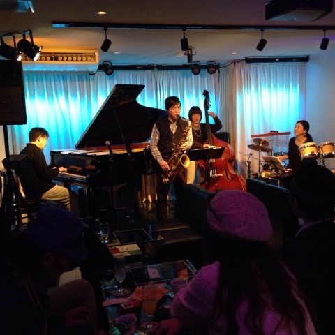 Jazzlive comin(ジャズライブ カミン)30日 本日はセッション_b0115606_10420749.jpg