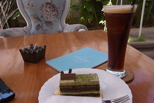 Angelita Tea Salon のケーキ食べ比べ @ Kerobokan (\'14年9月＆10月)_f0319208_4244690.jpg
