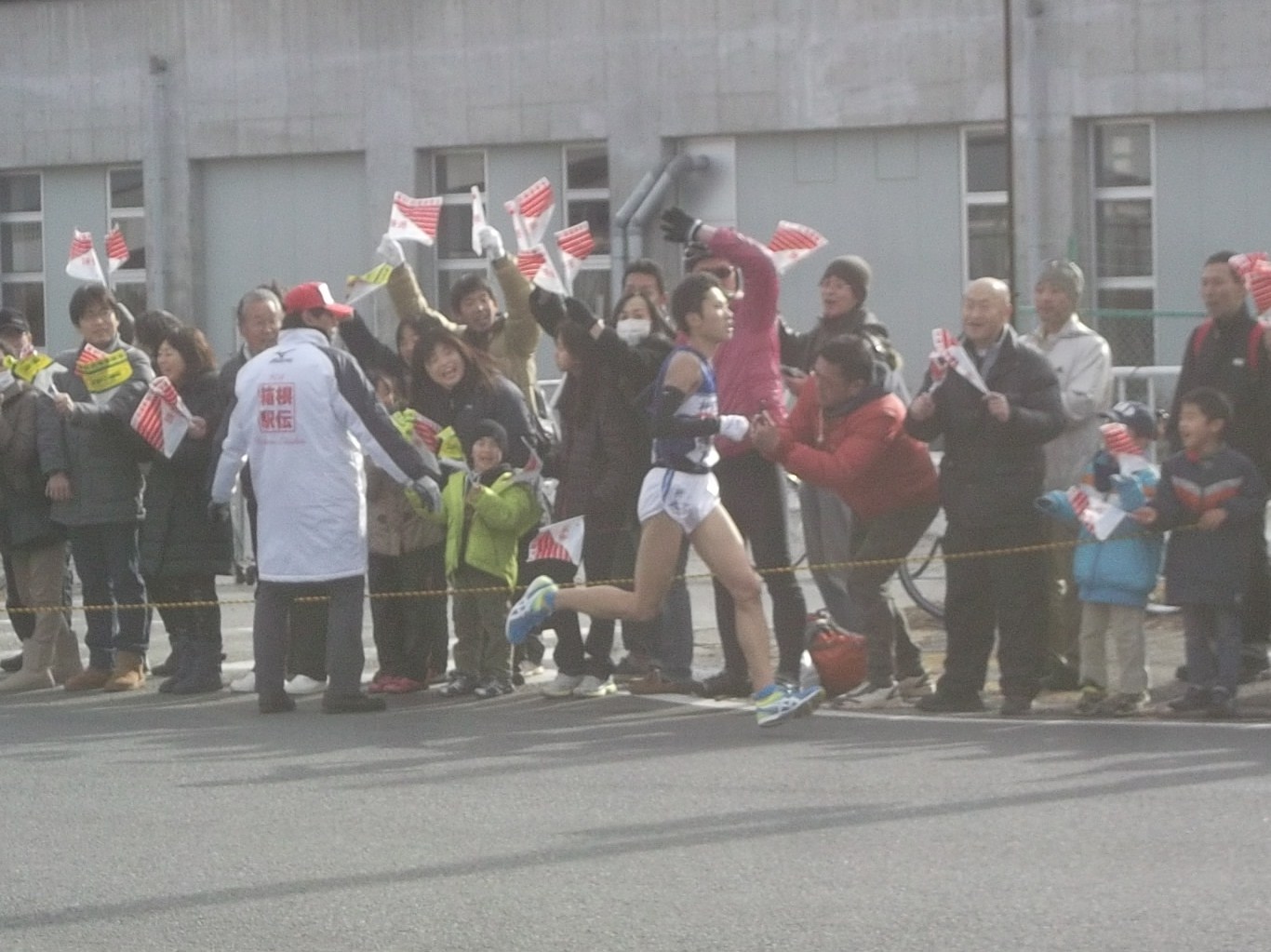 箱根駅伝3区(戸塚~平塚)で応援!_b0137932_14153546.jpg