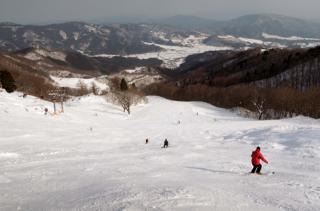 微妙な積雪なんとか歩けました.....ラッセルで数十分....._b0194185_23253380.jpg