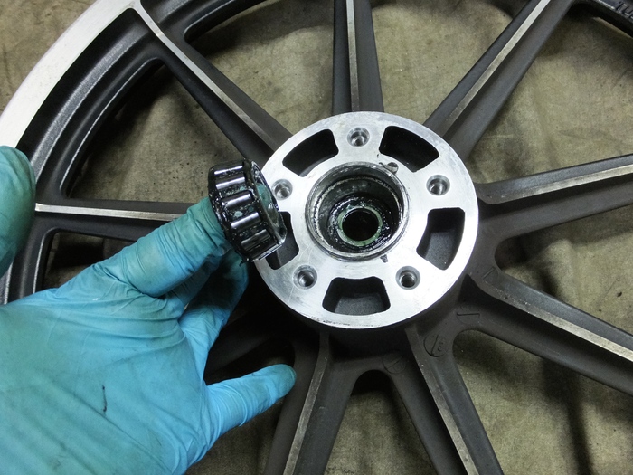 9-spoke 父さん..冬のゴムは固いです......_c0226202_2055692.jpg