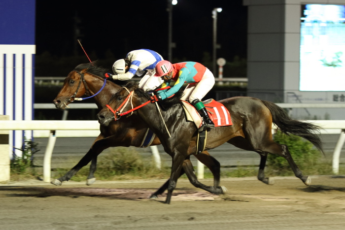 嬉勝則騎手、地方競馬通算2100勝達成～_a0077663_1145080.jpg