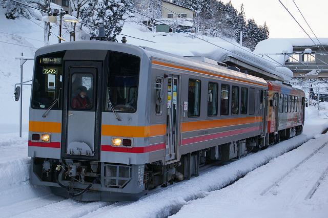 大糸線の気動車_b0283432_21144936.jpg