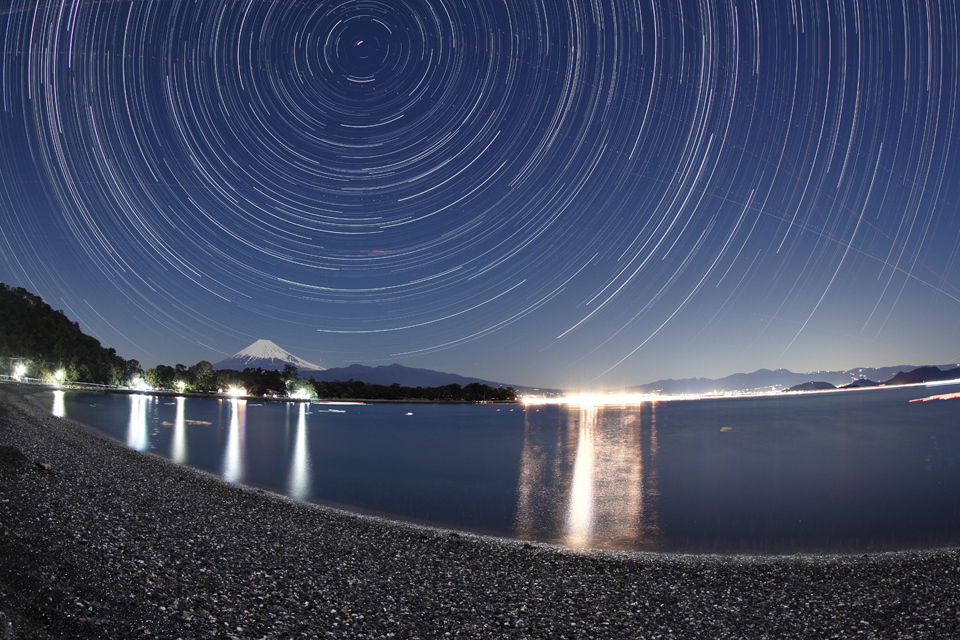 大瀬崎湾内から月下の富士山_c0220299_18515950.jpg