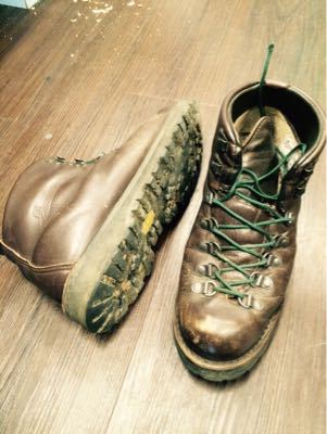 DANNER ダナーマウンテンライト オールソール 修理 : 靴とバッグ DANNER ダナーマウンテンライト オールソール 修理 : 靴とバッグ
