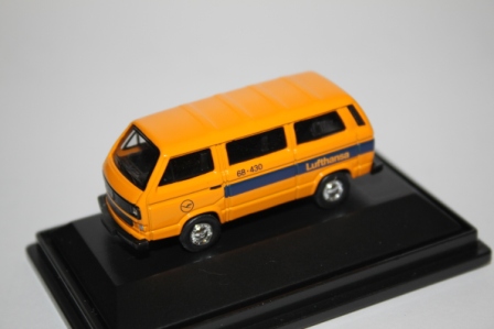 1/87 Schuco VolksWagen T3 Bus COMMERCIAL MODEL_b0285587_1331735.jpg