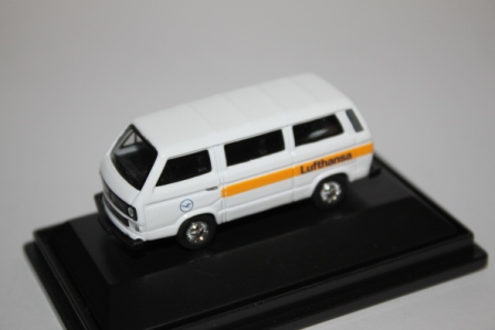 1/87 Schuco VolksWagen T3 Bus COMMERCIAL MODEL_b0285587_1333517.jpg