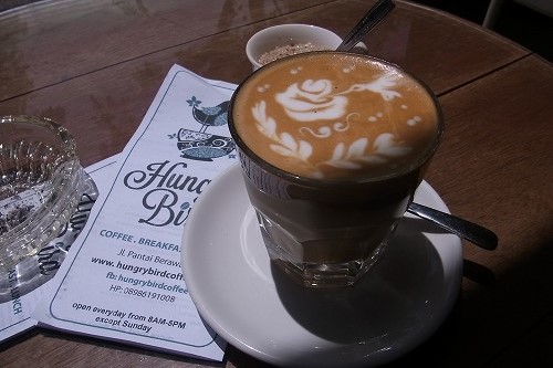 Hungry Bird Coffee のパンケーキ@ Jl. Pantai Berawa (\'14年10月) 【後日移転】_f0319208_1563019.jpg