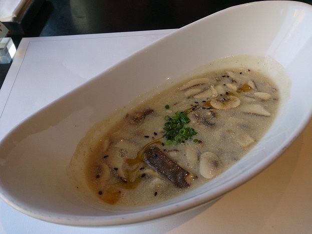 モダンコリアン in 明洞♪_b0060363_1142363.jpg