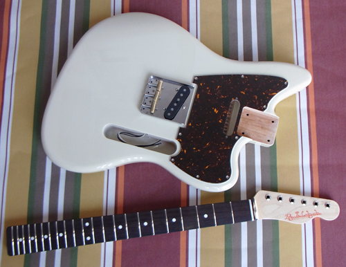 sumika 片岡さんオーダーの「Psychocaster-C」塗装完了。_e0053731_15252653.jpg