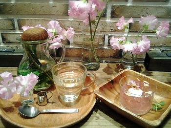 TEA HOUSE_a0061057_2227210.jpg