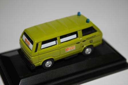 1/87 Schuco VolksWagen T3 Bus WORKING MODEL_b0285587_8501874.jpg