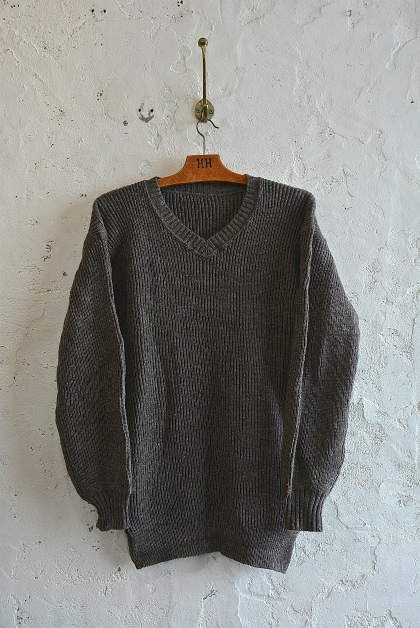 Swedish navy 40\'s v-neck knit dead stock_f0226051_1524193.jpg