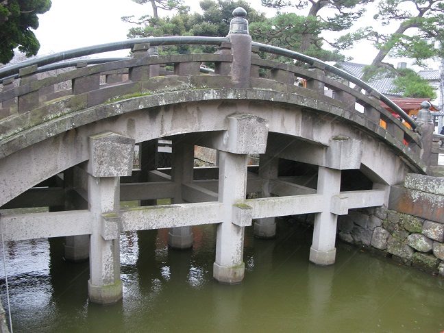 鎌倉銭洗弁天と 鶴岡八幡宮。。_a0052762_22174191.jpg