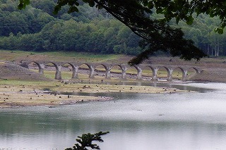 糠平湖、絶景タウシュベツ川橋梁_b0171771_01451310.jpg