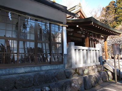 女子大生ＣＨＩＥちゃんおすすめ神場山神社に　参拝_b0199522_1763215.jpg