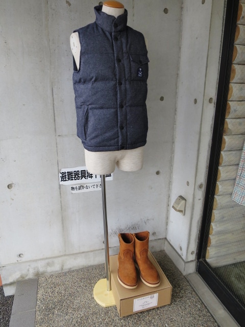 忘れてました。。。(苦笑) 久々のFIDELITY よりDENIM DOWN VEST!★!_d0152280_14124326.jpg