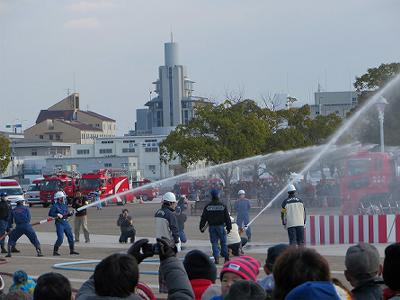 神戸市消防出初式　メリケンパーク_b0051598_214614100.jpg