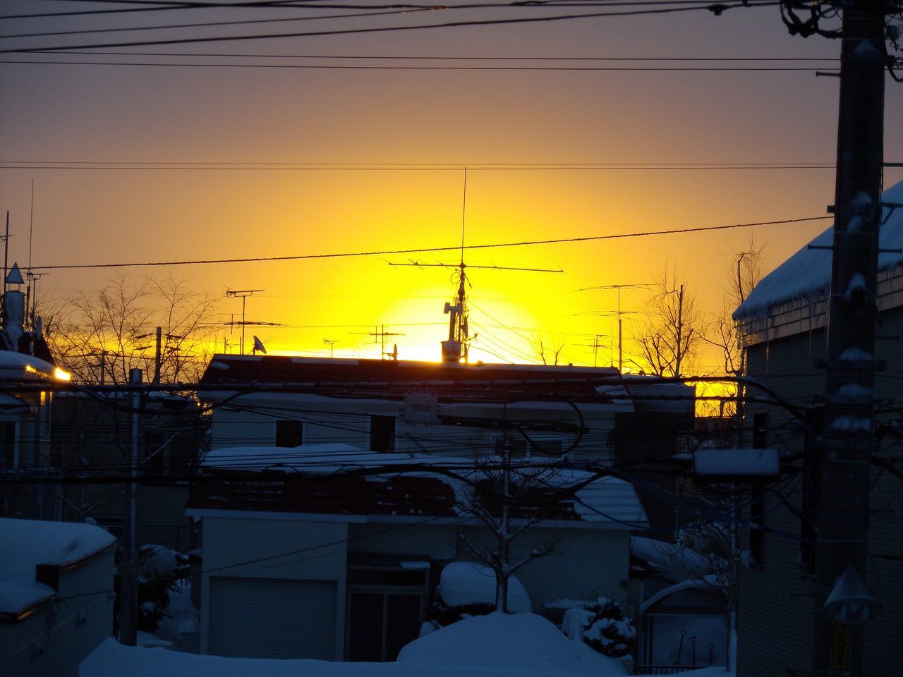 日の出の瞬間だけの太陽観察_c0025115_20015943.jpg