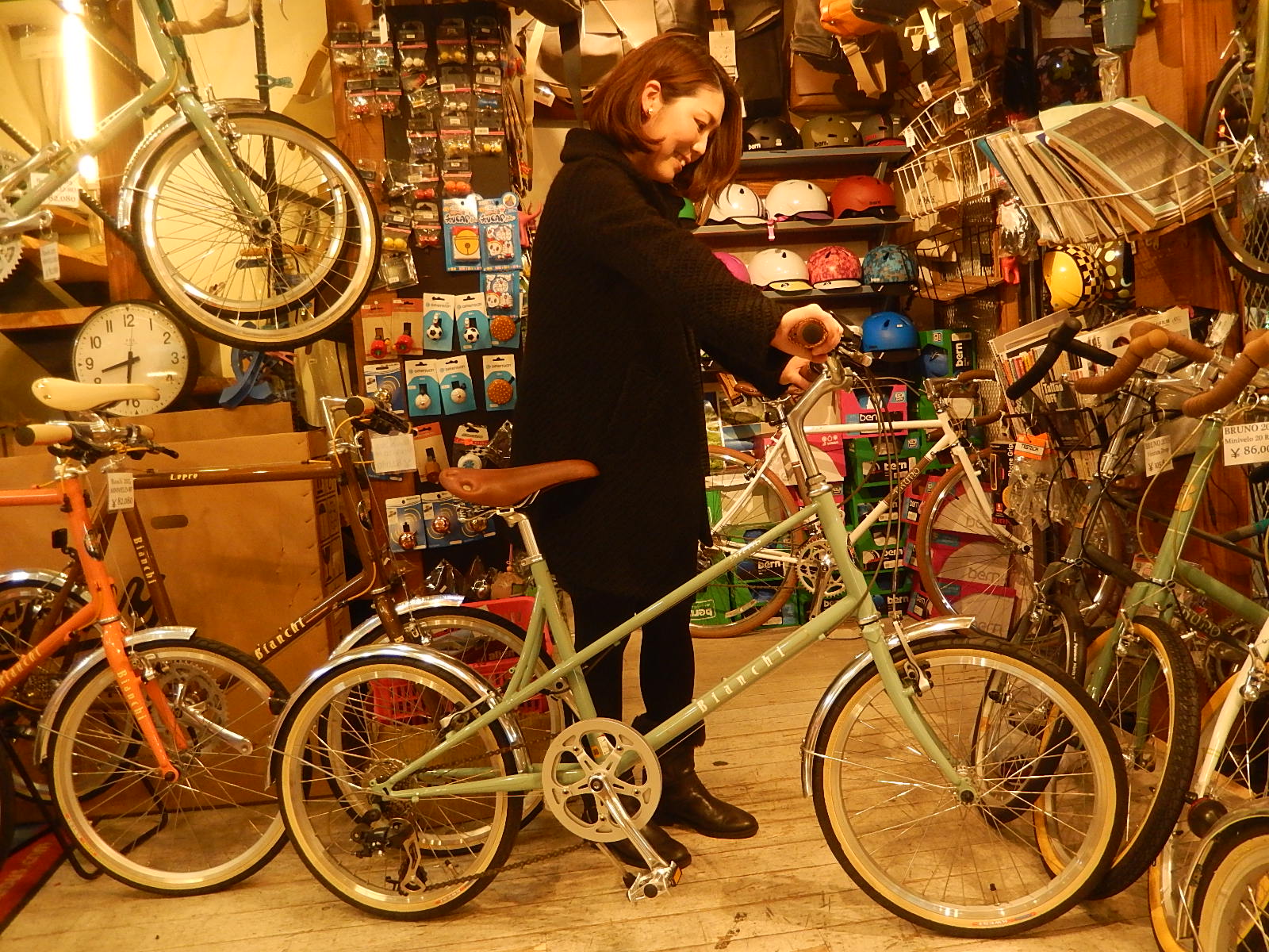 1月12日 渋谷 原宿 の自転車屋 FLAME bike前です_e0188759_19515873.jpg