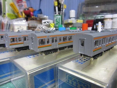 わたしの211系 : 赤い電車は白い線