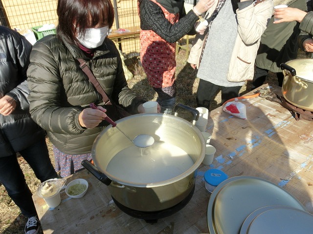 新年最初の地域行事 駿河台1、2、3丁目合同「どんどん焼き」_f0141310_7183835.jpg