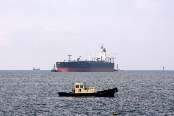 共栄タンカーVLCC「JIN-EI」_e0158925_21253332.jpg