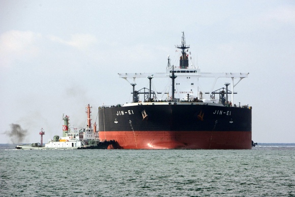 共栄タンカーVLCC「JIN-EI」_e0158925_2126299.jpg