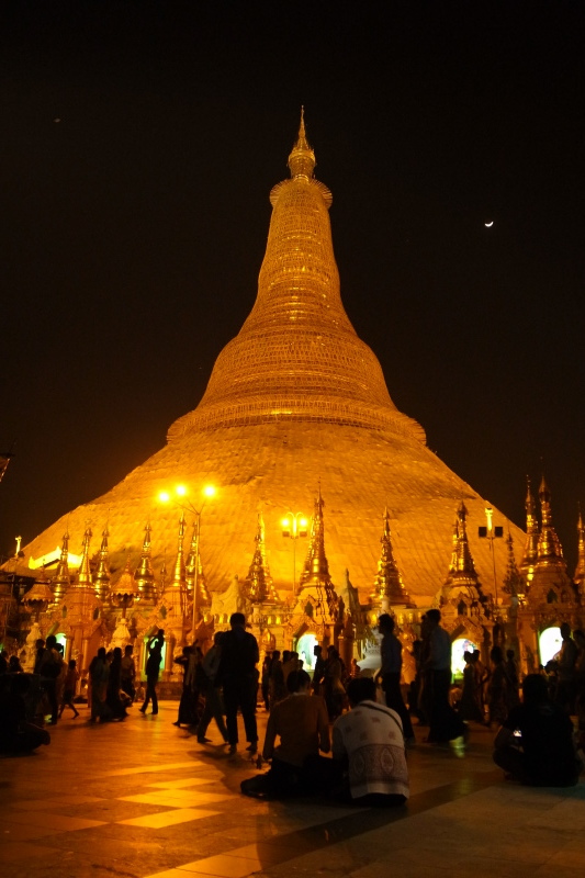 Shwedagon Pagoda_a0003089_22084422.jpg