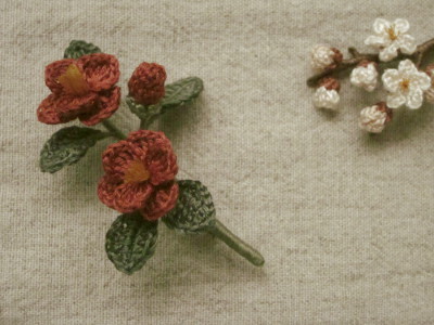 刺繍糸の椿コサージュ Chi Chiのてしごと日和