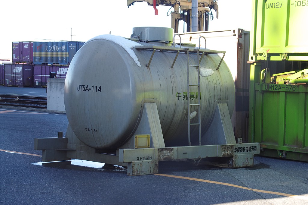 Ut5a 114 牛乳コンテナ 急行越前の鉄の話 Ut5a 114 牛乳コンテナ 急行越前の鉄の話