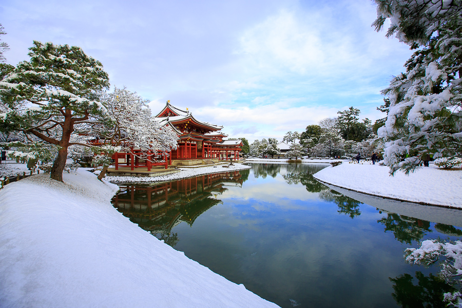 【鳳凰堂雪景図】井上黎明 992 宇治平等院　京都　共箱　掛け軸　肉筆 鳳凰堂雪景図】井上黎明 992 宇治平等院 京都 共箱 掛け軸 肉筆